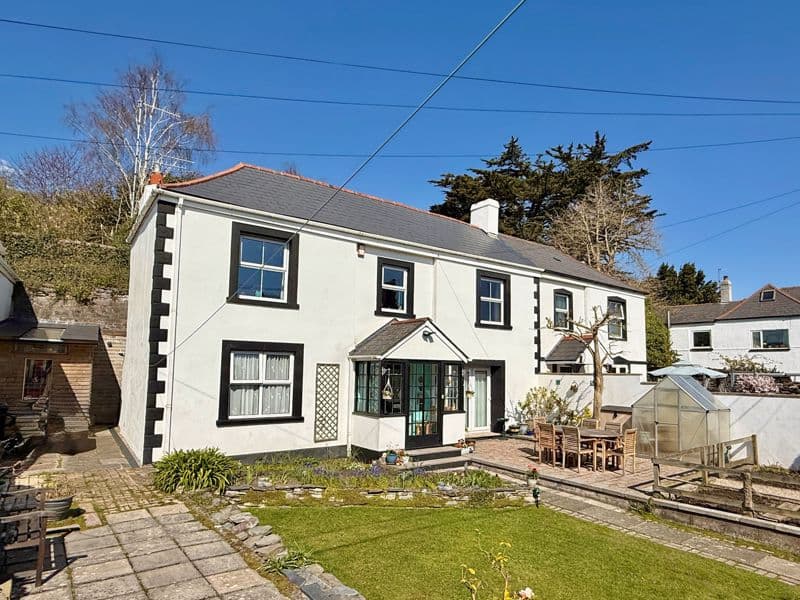 Laira Avenue, laira, Plymouth, Devon, PL3 6AJ