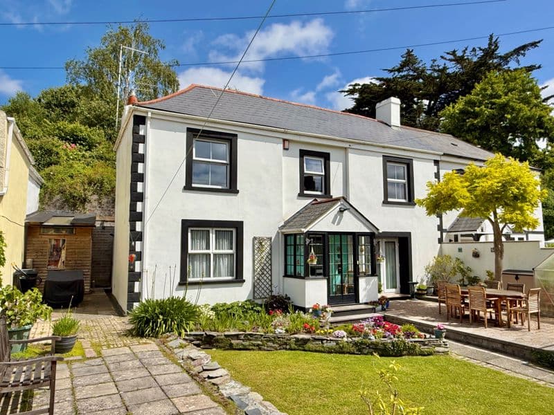 Laira Avenue, laira, Plymouth, Devon, PL3 6AJ