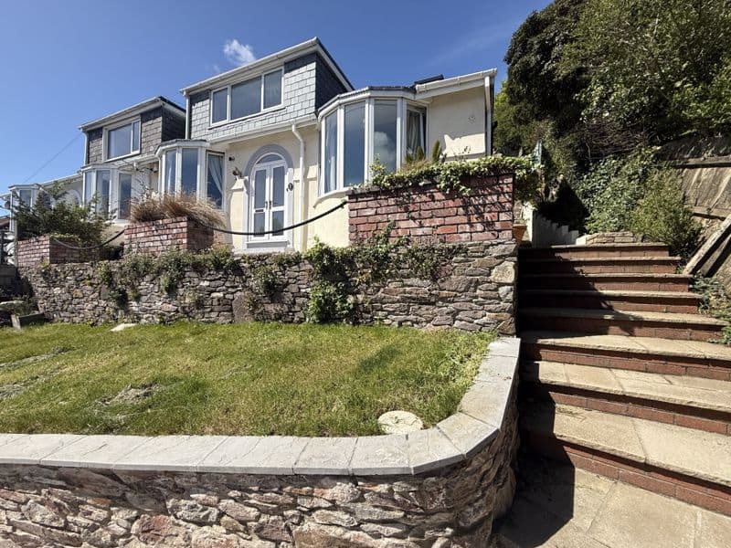 Crabtree Villas, Laira, Plymouth, Devon, PL3 6EN