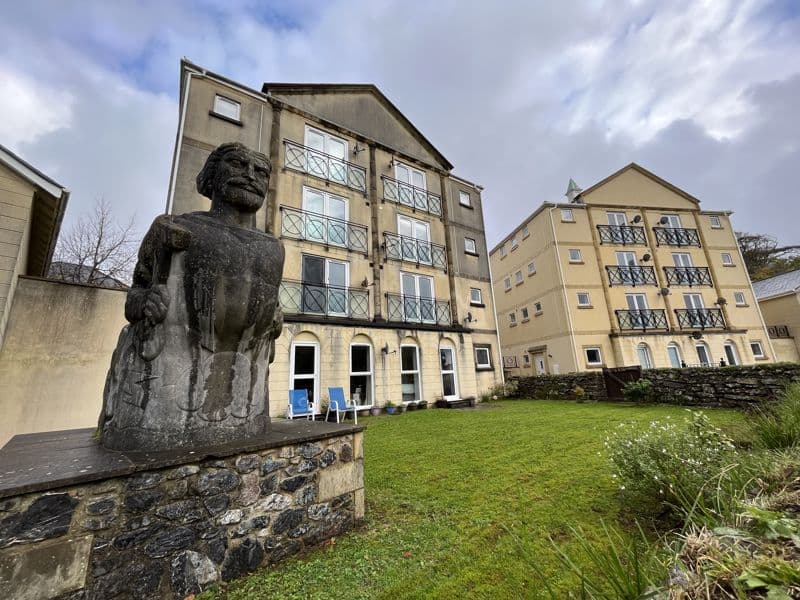 Aberdeen Avenue, Manadon Park, Plymouth, Devon, PL5 3UW