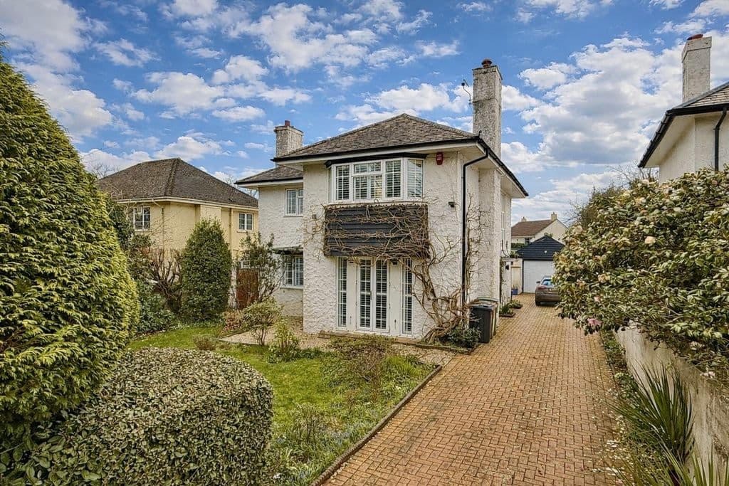 Tavistock Road, Roborough, Plymouth, Devon, PL6 7AA