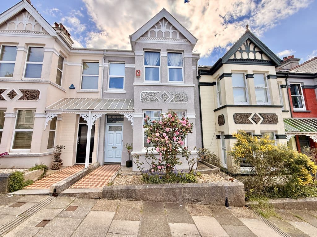 Wembury Park Road, Peverell , Plymouth, Devon, PL3 4NG