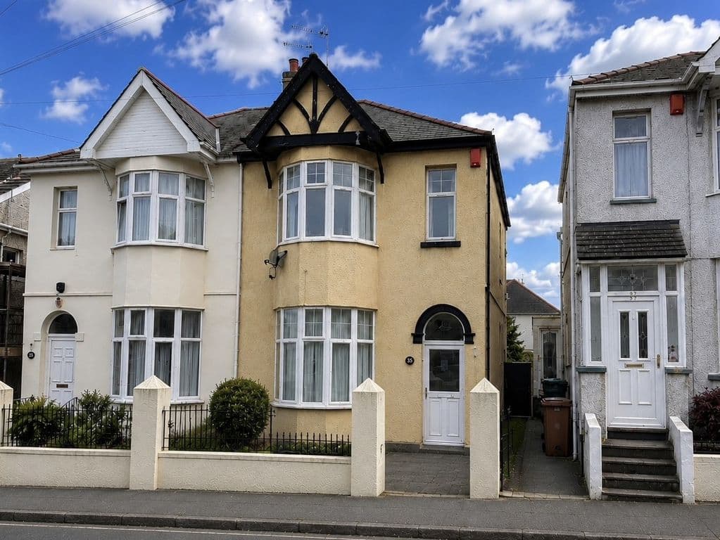 Beechcroft Road, Beacon Park, Plymouth, Devon, PL2 3JY