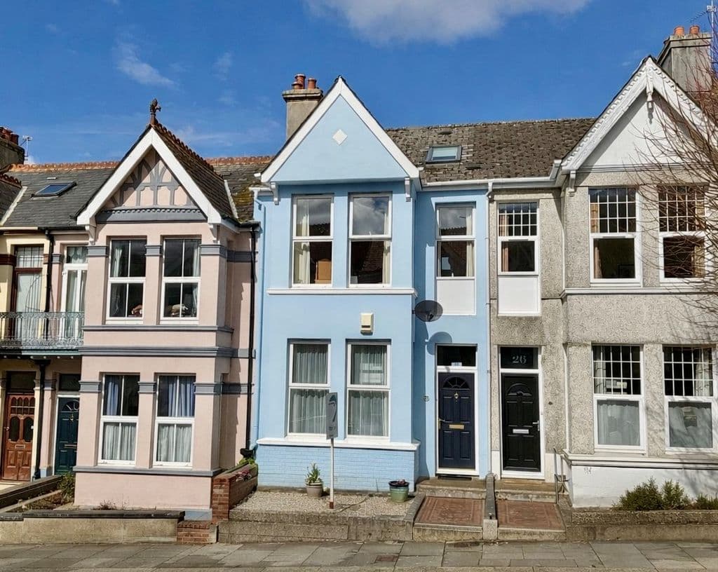 Quarry Park Road, Peverell, Plymouth, Devon, PL3 4LW