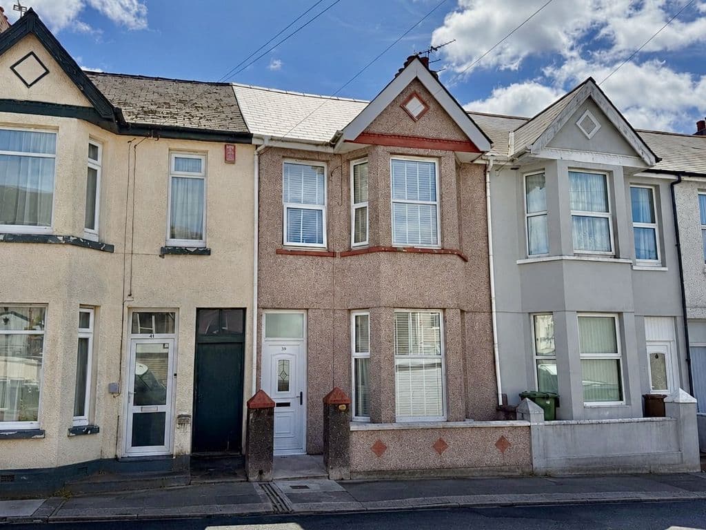 St. Georges Avenue, Peverell, Plymouth, Devon, PL2 3PW