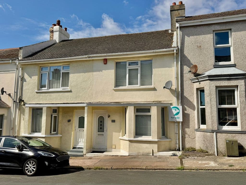 Cotehele Avenue, Keyham, Plymouth, Devon, PL2 1LX