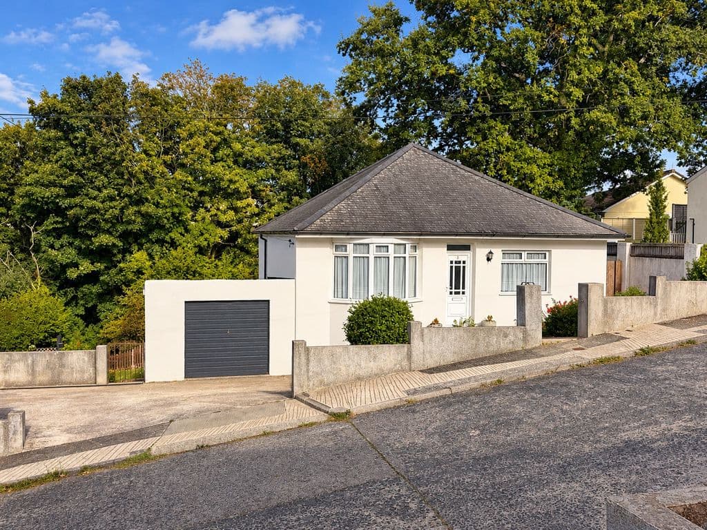 Valley View Road, Higher Compton , Plymouth, Devon, PL3 6QJ