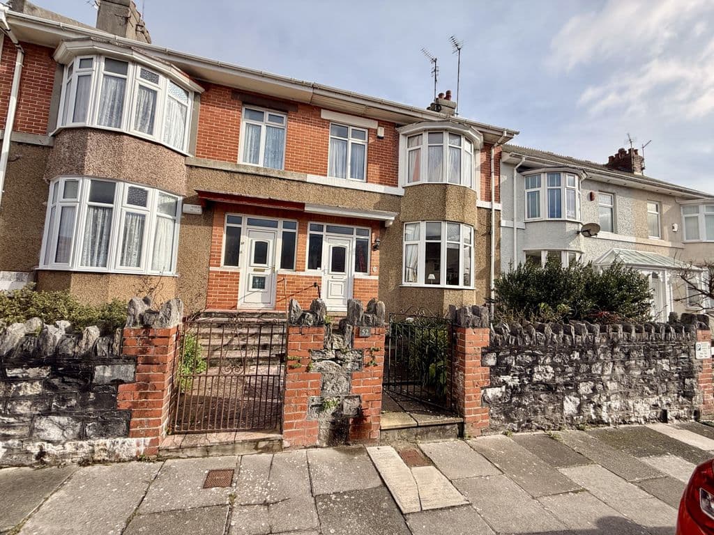 Dale Gardens, Mutley, Plymouth, Devon, PL4 6PX